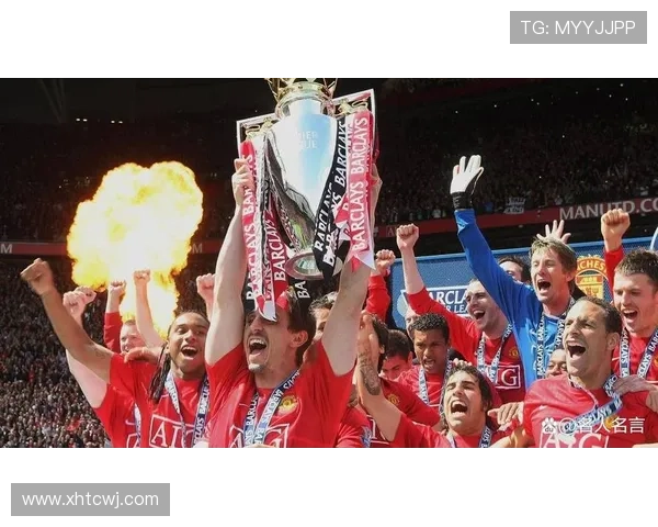 曼联功勋加里内维尔荣耀入选2025英超名人堂正式跻身传奇行列